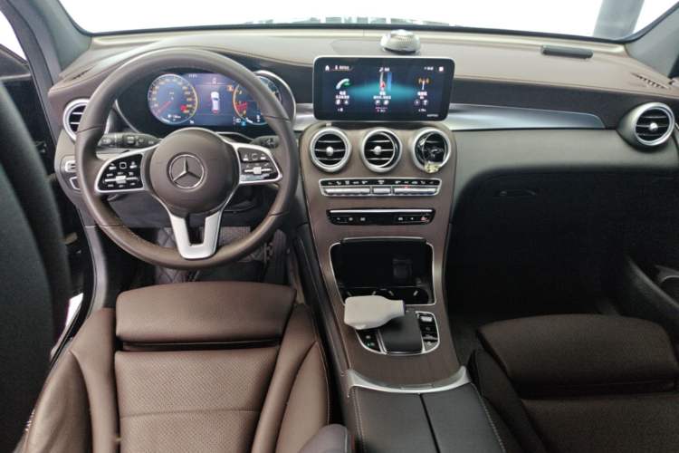 Used Mercedes-Benz GLC 2021 GLC 260 L 4MATIC Luxury Model Center Console
