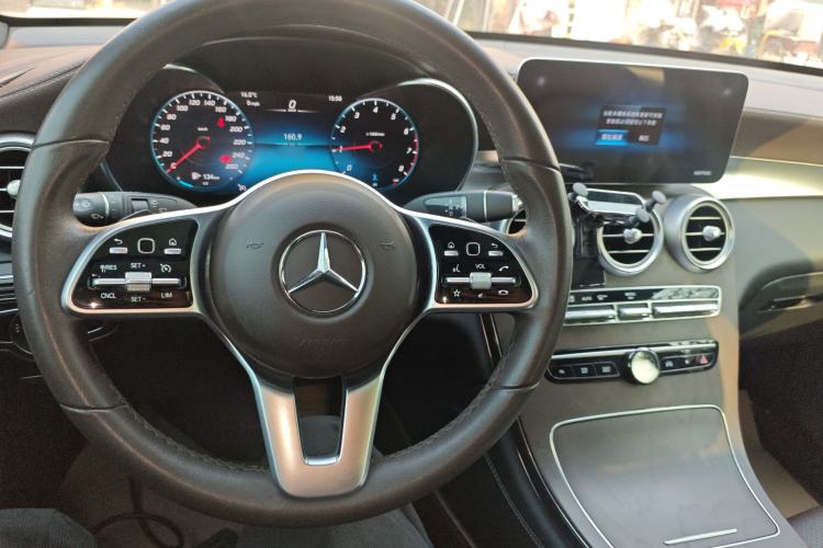 Used Mercedes-Benz GLC 2021 GLC 260 L 4MATIC Luxury Model Center Console