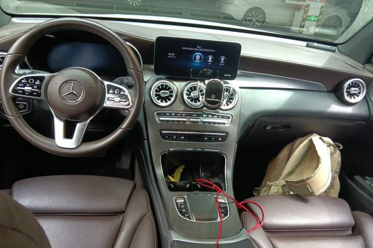 Used Mercedes-Benz GLC 2021 GLC 260 L 4MATIC Dynamic Edition Center Console