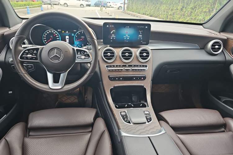 Used Mercedes-Benz GLC 2021 GLC 260 L 4MATIC Luxury Model Center Console