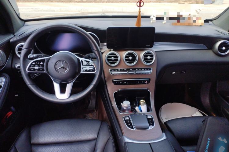 Used Mercedes-Benz GLC 2021 GLC 300 L 4MATIC Dynamic Model Center Console