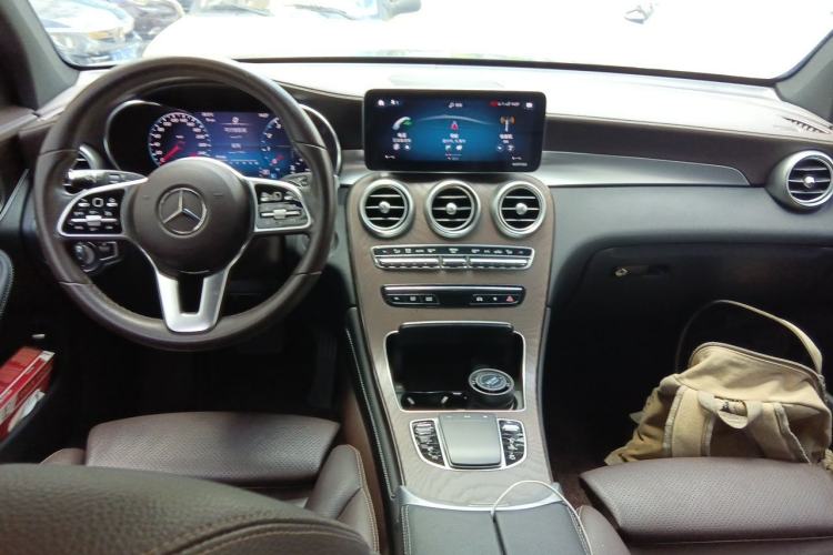 Used Mercedes-Benz GLC 2021 GLC 260 L 4MATIC Luxury Model Center Console