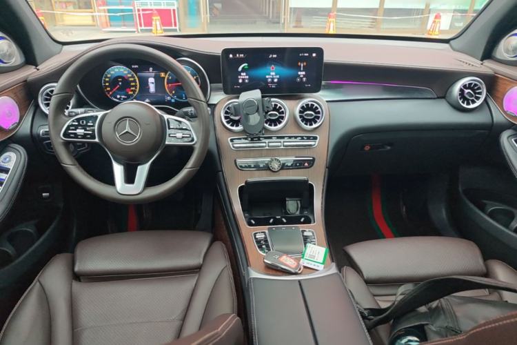 Used Mercedes-Benz GLC 2021 GLC 300 L 4MATIC Dynamic Model Center Console