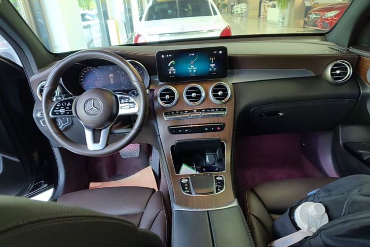 Used Mercedes-Benz GLC 2021 GLC 300 L 4MATIC Dynamic Model Center Console