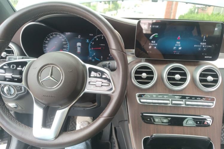 Used Mercedes-Benz GLC 2021 GLC 300 L 4MATIC Dynamic Model Center Console