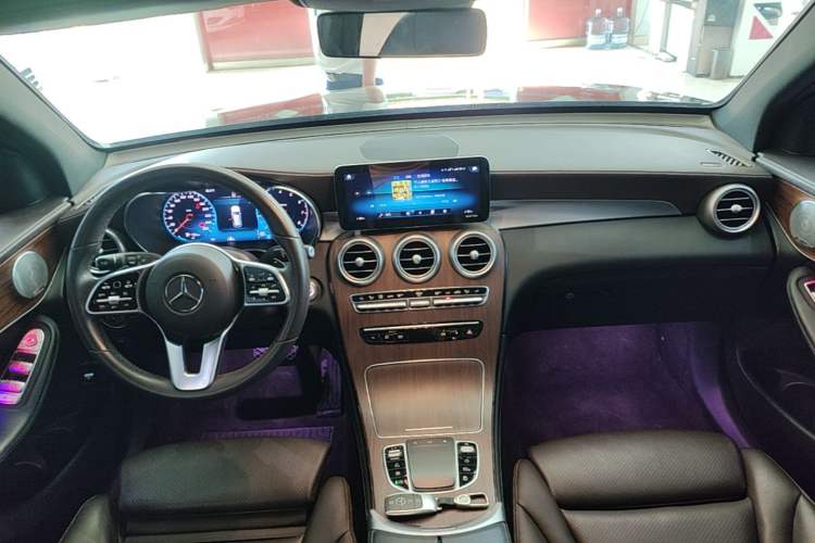 Used Mercedes-Benz GLC 2021 GLC 300 L 4MATIC Dynamic Model Center Console