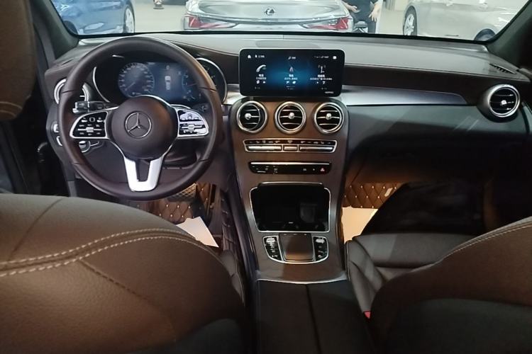 Used Mercedes-Benz GLC 2021 GLC 260 L 4MATIC Luxury Model Center Console