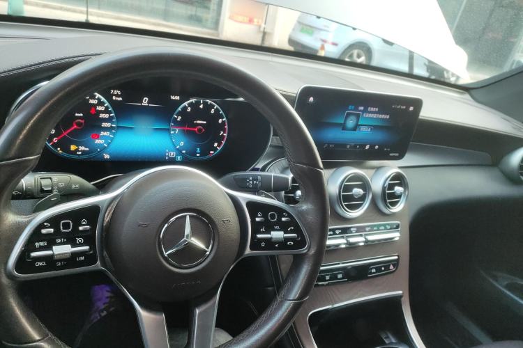 Used Mercedes-Benz GLC 2021 GLC 260 L 4MATIC Luxury Model Center Console