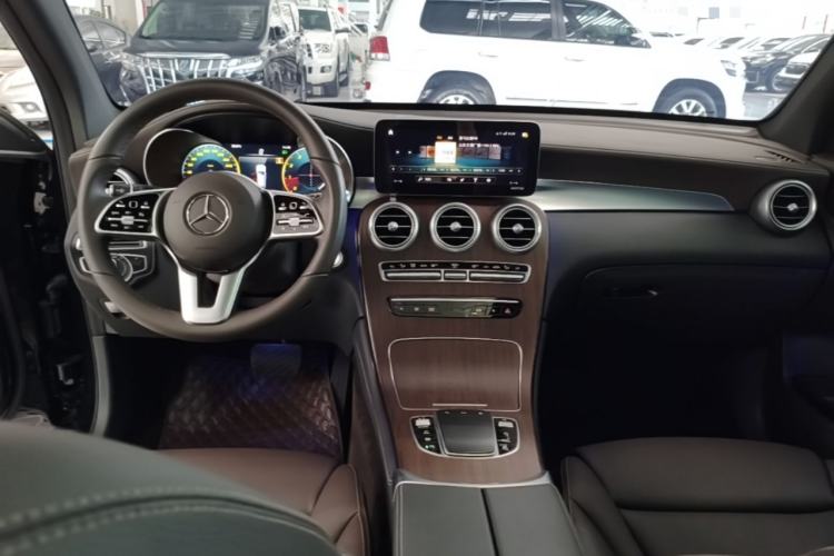 Used Mercedes-Benz GLC 2021 GLC 300 L 4MATIC Dynamic Model Center Console
