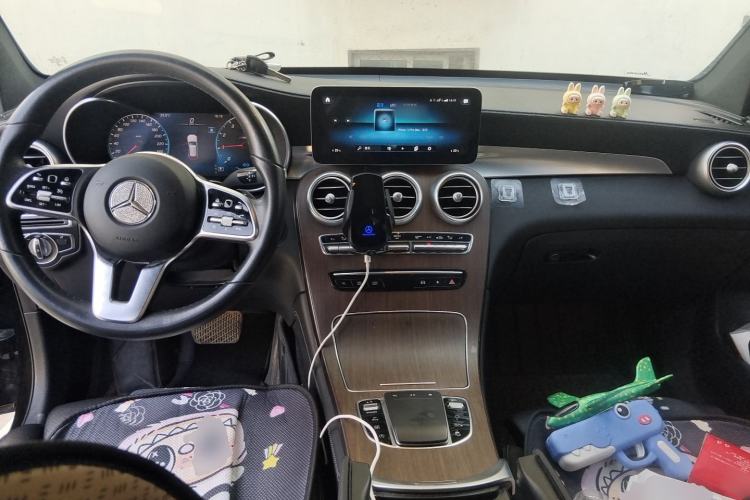 Used Mercedes-Benz GLC 2021 GLC 300 L 4MATIC Dynamic Model Center Console