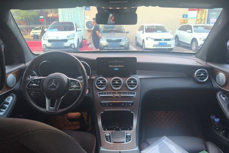 Used Mercedes-Benz GLC 2021 GLC 300 L 4MATIC Dynamic Model Center Console