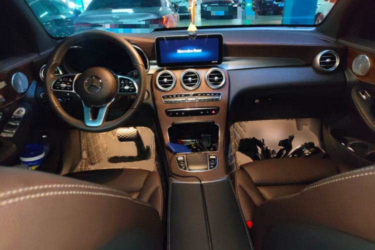 Used Mercedes-Benz GLC 2021 GLC 300 L 4MATIC Dynamic Model Center Console