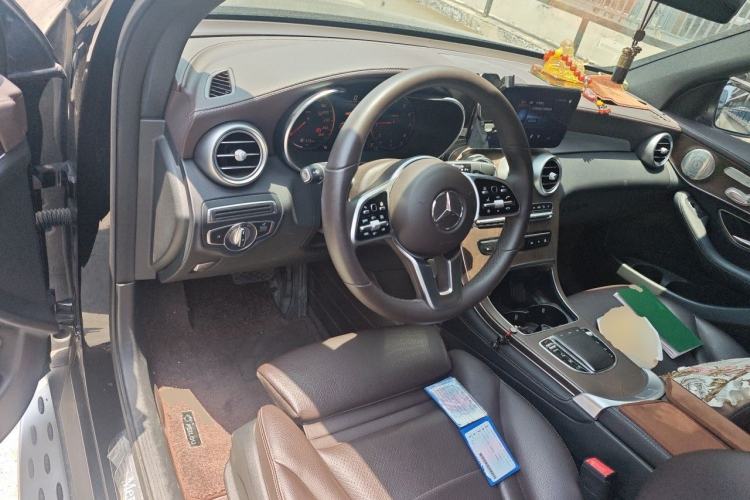 Used Mercedes-Benz GLC 2021 GLC 300 L 4MATIC Dynamic Model Center Console