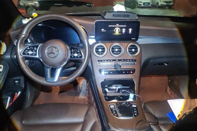 Used Mercedes-Benz GLC 2021 GLC 300 L 4MATIC Dynamic Model Center Console