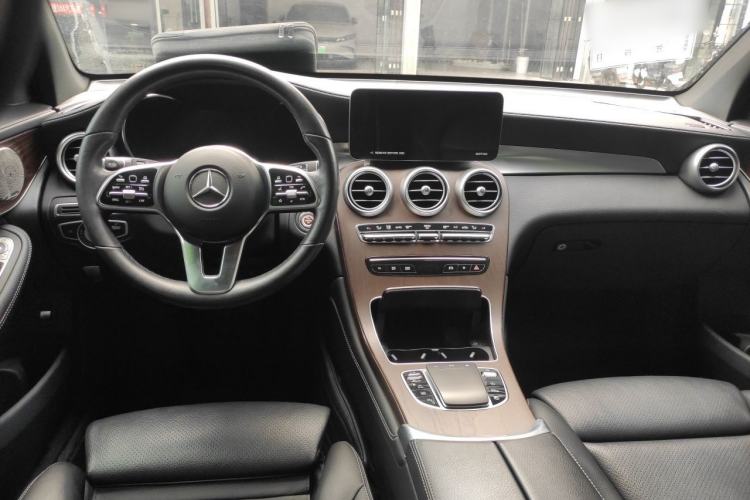 Used Mercedes-Benz GLC 2021 GLC 300 L 4MATIC Dynamic Model Center Console
