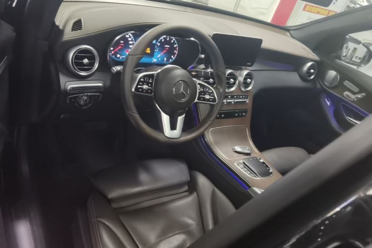Used Mercedes-Benz GLC 2021 GLC 300 L 4MATIC Dynamic Model Center Console