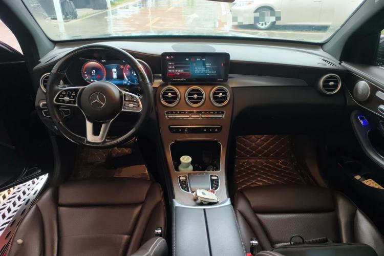 Used Mercedes-Benz GLC 2021 GLC 300 L 4MATIC Dynamic Model Center Console