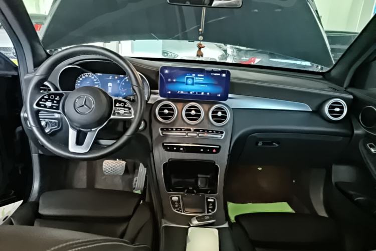 Used Mercedes-Benz GLC 2021 GLC 260 L 4MATIC Luxury Model Center Console