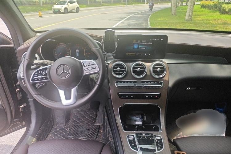 Used Mercedes-Benz GLC 2021 GLC 260 L 4MATIC Luxury Model Center Console