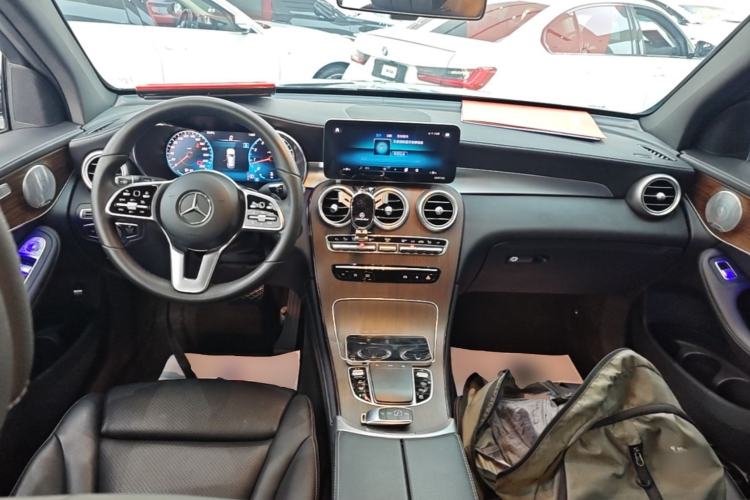 Used Mercedes-Benz GLC 2021 GLC 300 L 4MATIC Dynamic Model Center Console