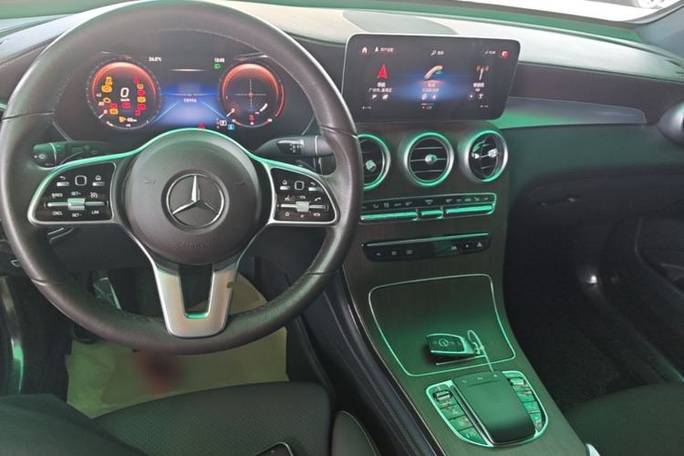 Used Mercedes-Benz GLC 2021 GLC 300 L 4MATIC Dynamic Model Center Console