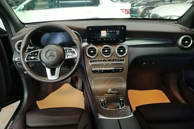 Used Mercedes-Benz GLC 2021 GLC 260 L 4MATIC Luxury Model Center Console