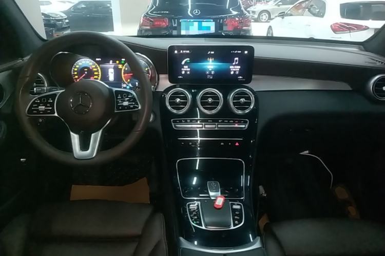 Used Mercedes-Benz GLC 2021 GLC 260 L 4MATIC Dynamic Edition Center Console