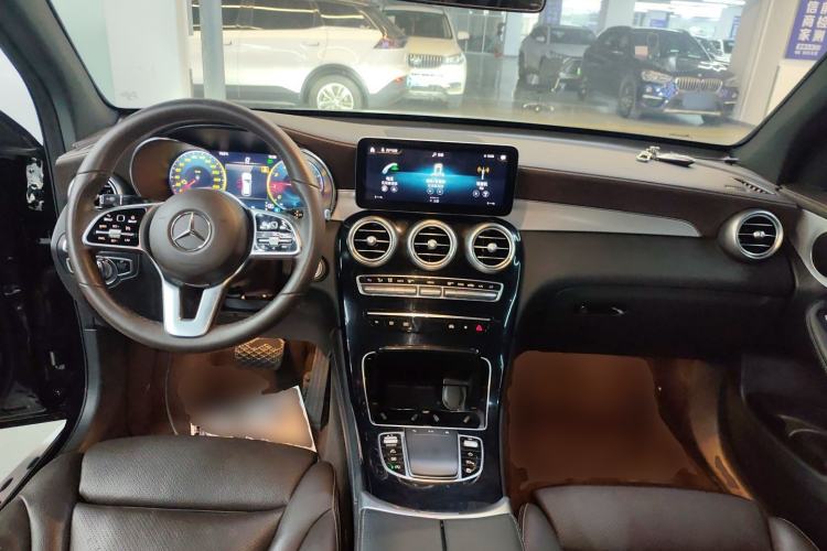 Used Mercedes-Benz GLC 2021 GLC 260 L 4MATIC Dynamic Edition Center Console