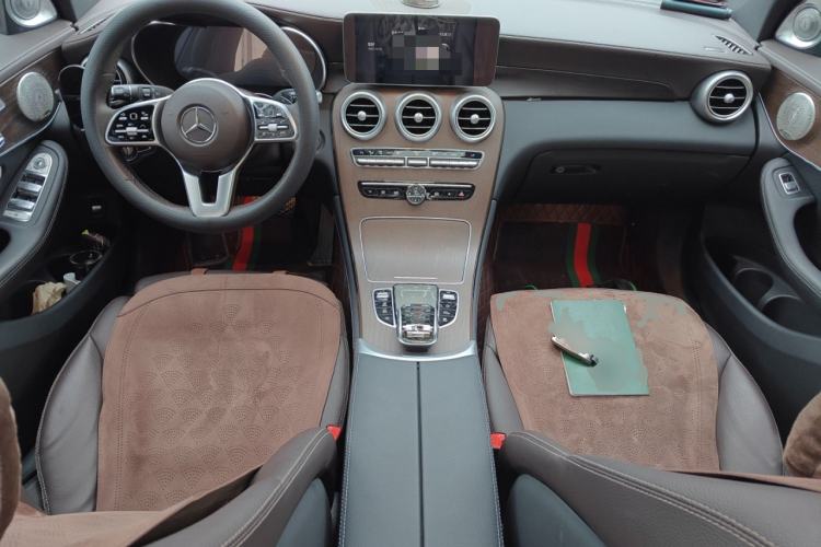 Used Mercedes-Benz GLC 2021 GLC 300 L 4MATIC Luxury Model Center Console