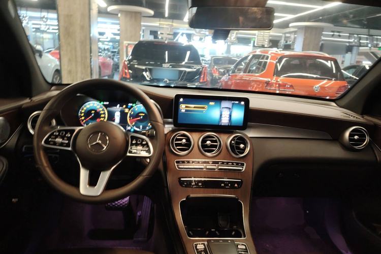 Used Mercedes-Benz GLC 2021 GLC 300 L 4MATIC Dynamic Model Center Console