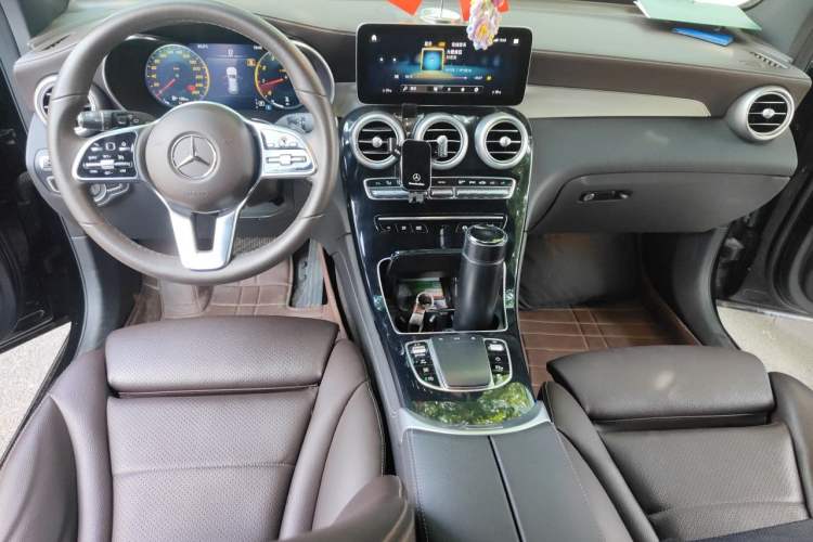 Used Mercedes-Benz GLC 2021 GLC 260 L 4MATIC Dynamic Edition Center Console