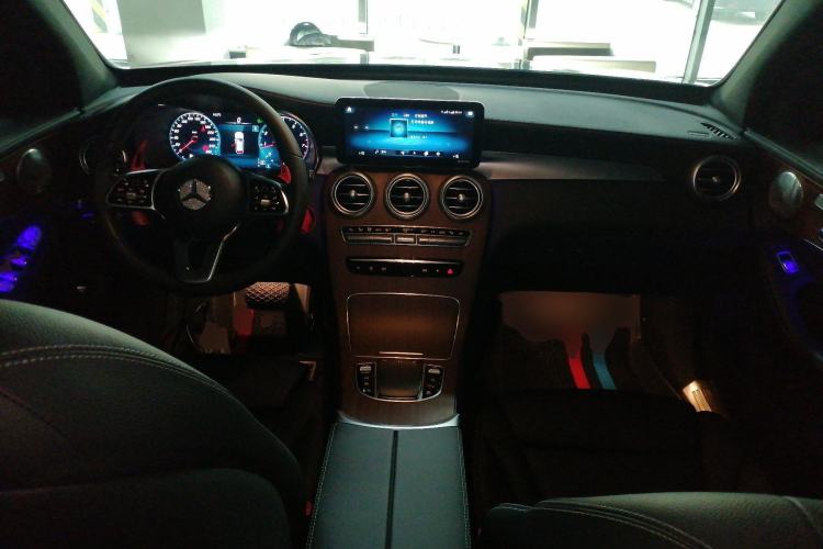 Used Mercedes-Benz GLC 2021 GLC 300 L 4MATIC Dynamic Model Center Console