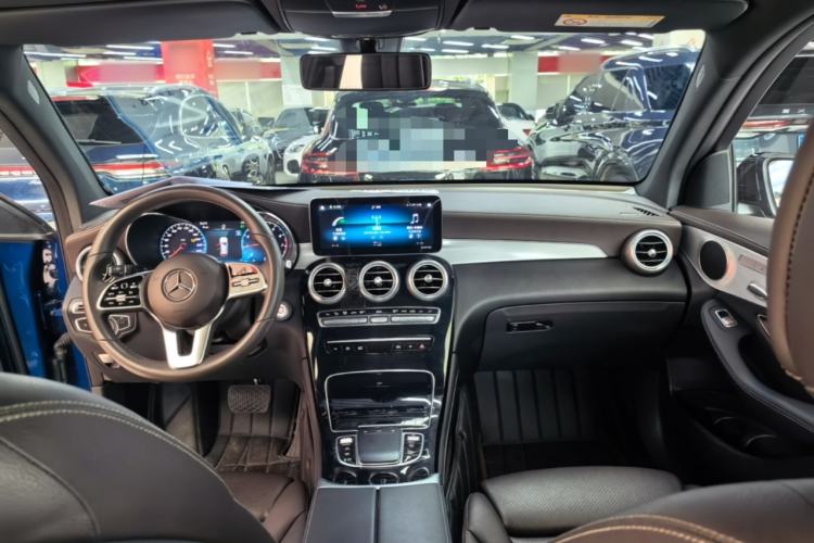 Used Mercedes-Benz GLC 2021 GLC 260 L 4MATIC Dynamic Edition Center Console