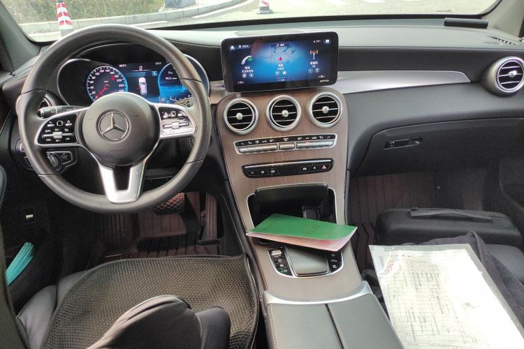 Used Mercedes-Benz GLC 2021 GLC 300 L 4MATIC Dynamic Model Center Console