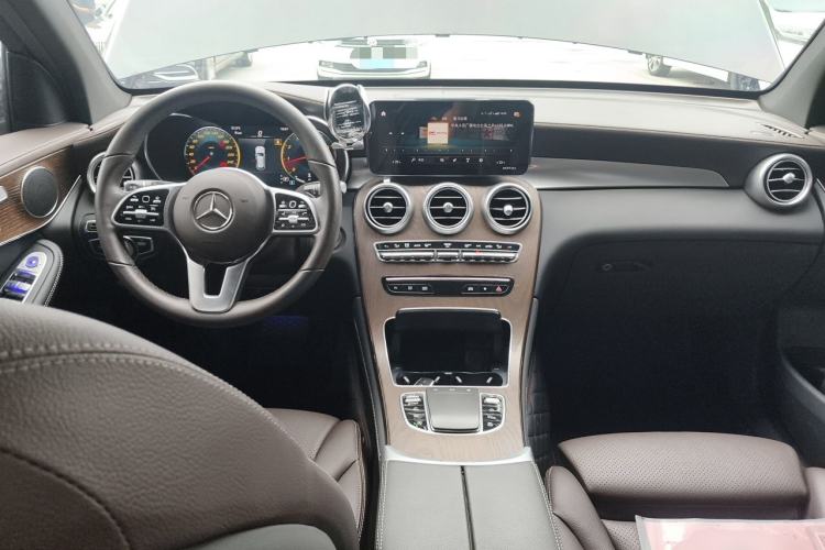 Used Mercedes-Benz GLC 2021 GLC 260 L 4MATIC Luxury Model Center Console
