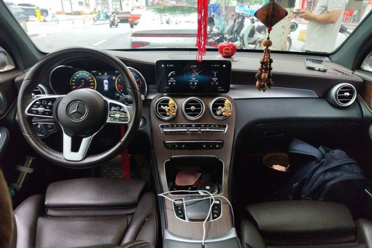 Used Mercedes-Benz GLC 2021 GLC 300 L 4MATIC Dynamic Model Center Console