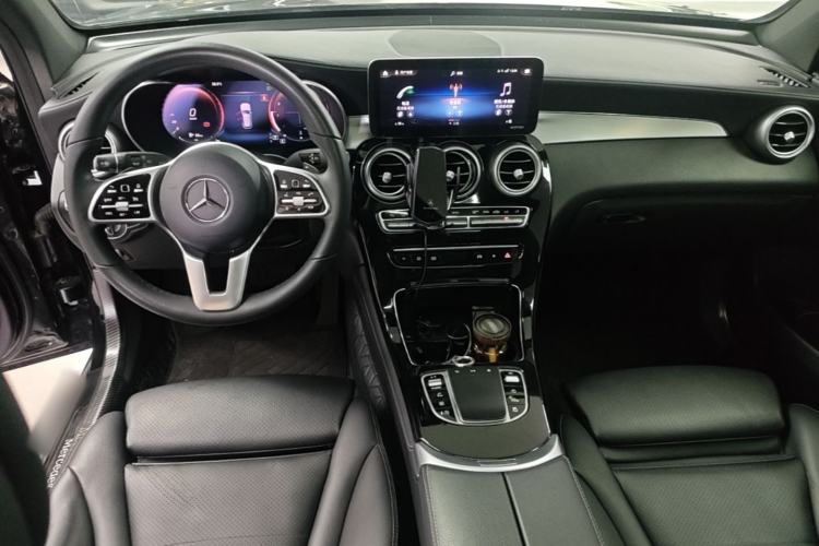 Used Mercedes-Benz GLC 2021 GLC 260 L 4MATIC Dynamic Edition Center Console