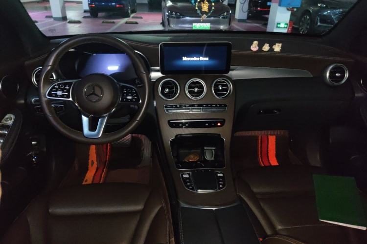 Used Mercedes-Benz GLC 2021 GLC 260 L 4MATIC Luxury Model Center Console