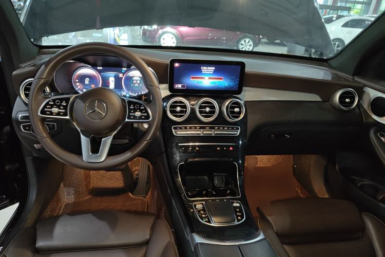 Used Mercedes-Benz GLC 2021 GLC 260 L 4MATIC Dynamic Edition Center Console