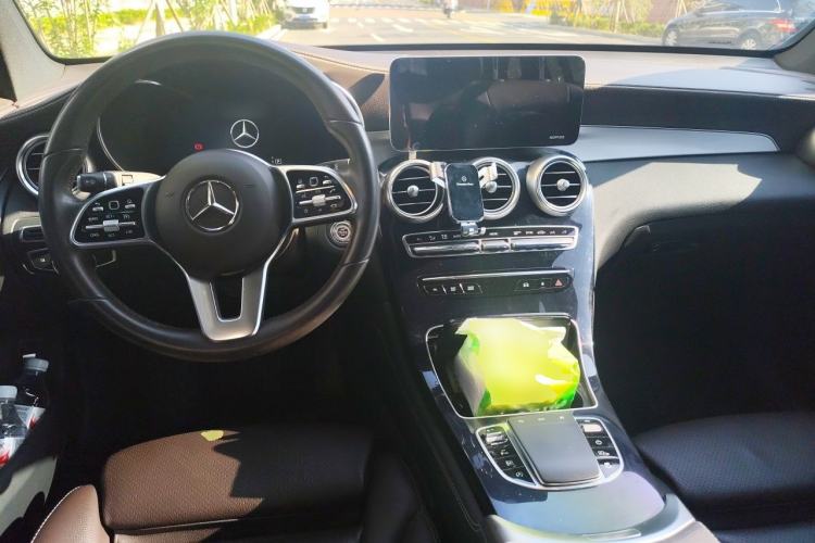Used Mercedes-Benz GLC 2021 GLC 260 L 4MATIC Dynamic Edition Center Console