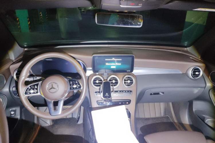 Used Mercedes-Benz GLC 2021 GLC 260 L 4MATIC Luxury Model Center Console