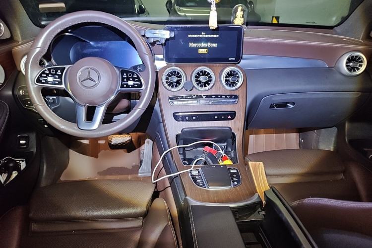 Used Mercedes-Benz GLC 2021 GLC 300 L 4MATIC Dynamic Model Center Console