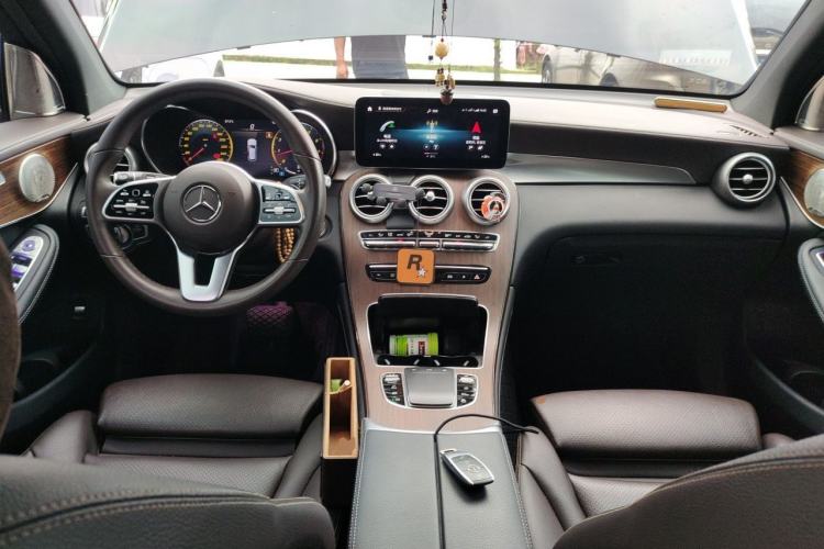 Used Mercedes-Benz GLC 2021 GLC 300 L 4MATIC Dynamic Model Center Console
