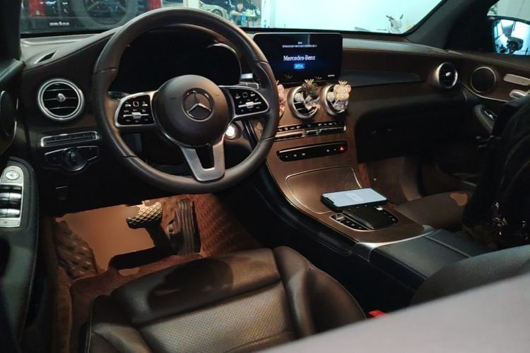 Used Mercedes-Benz GLC 2021 GLC 260 L 4MATIC Luxury Model Center Console