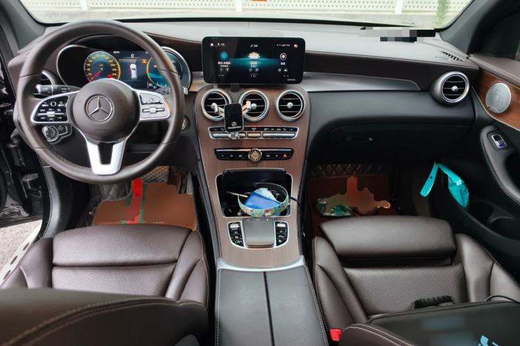 Used Mercedes-Benz GLC 2021 GLC 300 L 4MATIC Dynamic Model Center Console
