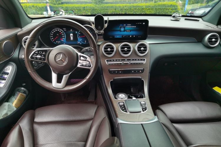 Used Mercedes-Benz GLC 2021 GLC 260 L 4MATIC Luxury Model Center Console