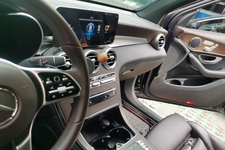 Used Mercedes-Benz GLC 2021 GLC 260 L 4MATIC Luxury Model Center Console