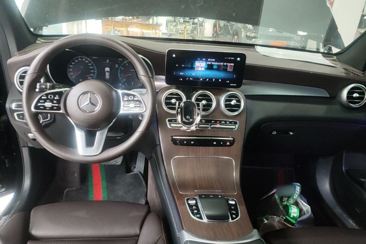 Used Mercedes-Benz GLC 2021 GLC 300 L 4MATIC Dynamic Model Center Console