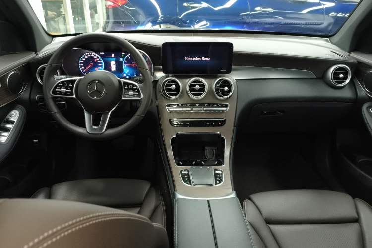 Used Mercedes-Benz GLC 2021 GLC 260 L 4MATIC Luxury Model Center Console