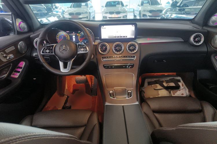 Used Mercedes-Benz GLC 2021 GLC 300 L 4MATIC Dynamic Model Center Console
